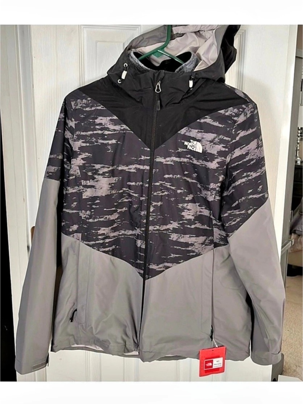 The North Face Women's Aryi Triclimate Jacket Gray & Black Large NWT